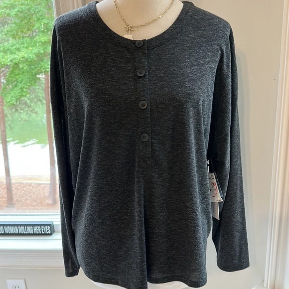 NWT Treasure & Bond Henley, Size Medium - Picture 2 of 8